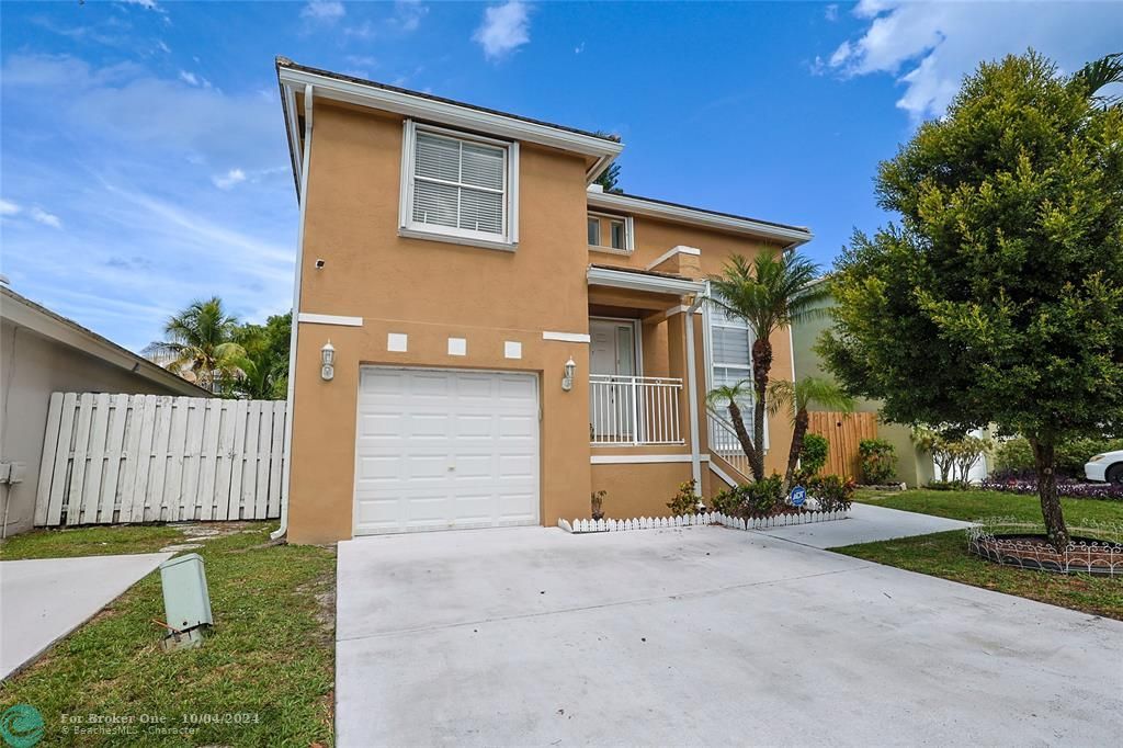 Active With Contract: $509,090 (3 beds, 2 baths, 1344 Square Feet)