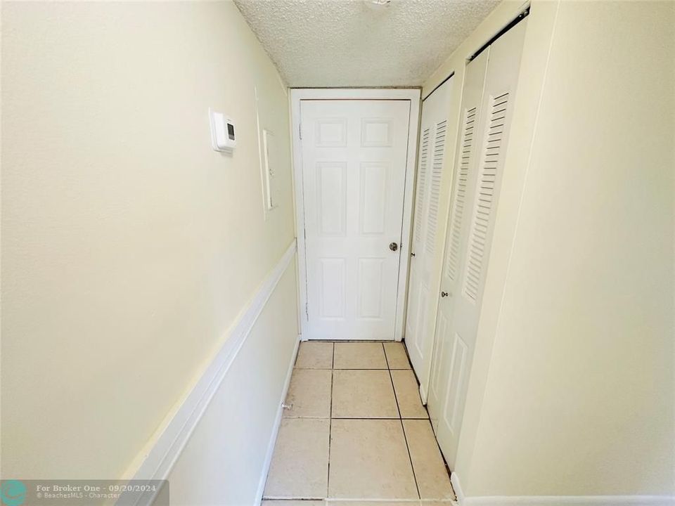 For Sale: $165,000 (1 beds, 1 baths, 775 Square Feet)