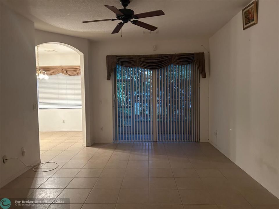 For Sale: $320,000 (2 beds, 2 baths, 1507 Square Feet)