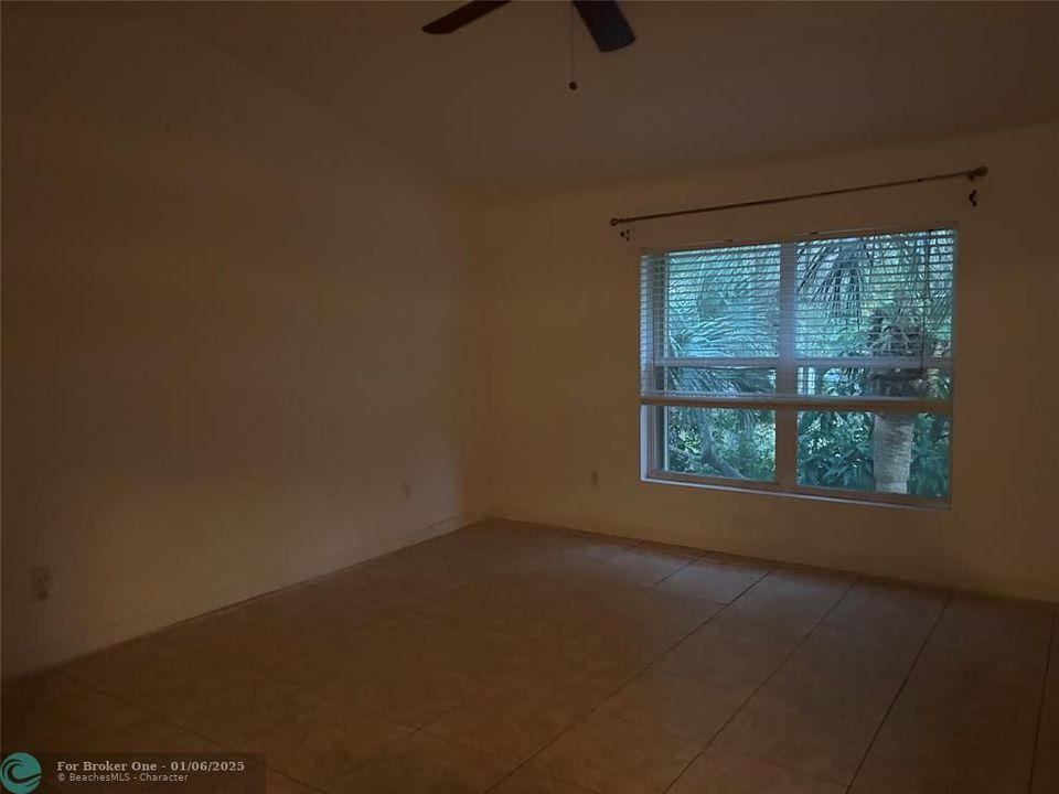 For Sale: $320,000 (2 beds, 2 baths, 1507 Square Feet)