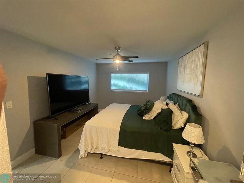 Active With Contract: $169,900 (1 beds, 1 baths, 668 Square Feet)