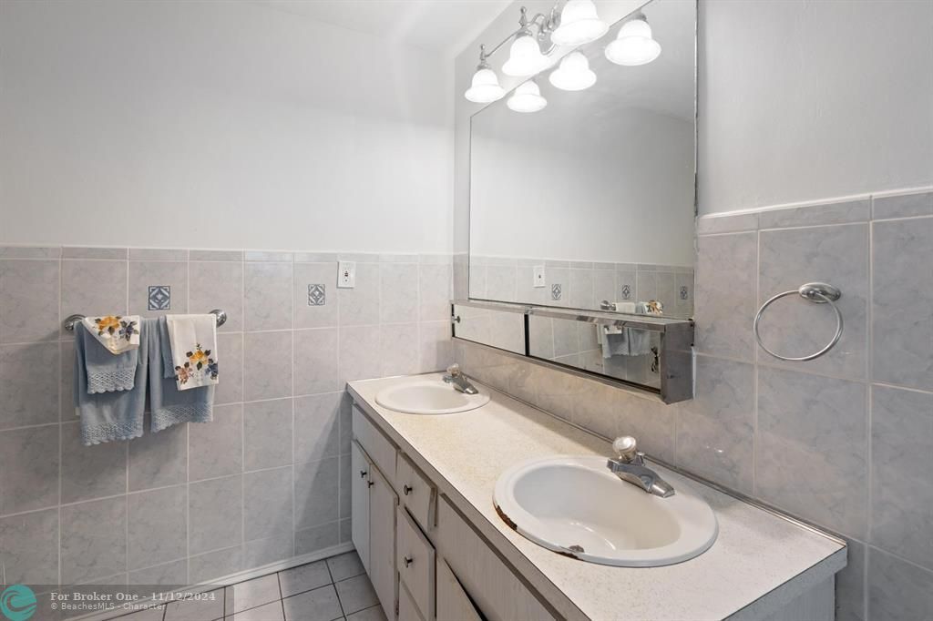 Active With Contract: $339,000 (2 beds, 2 baths, 1682 Square Feet)