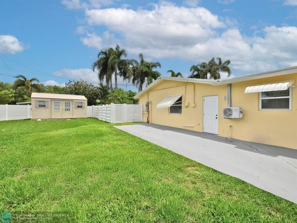 Active With Contract: $4,900 (3 beds, 2 baths, 1682 Square Feet)