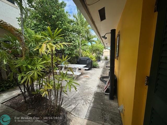 For Sale: $3,500 (2 beds, 2 baths, 1220 Square Feet)