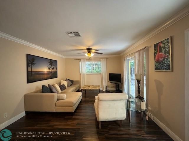 For Sale: $3,500 (2 beds, 2 baths, 1220 Square Feet)