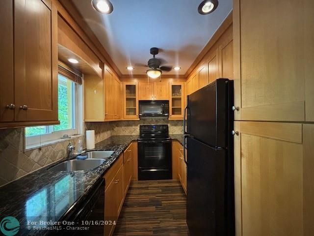 For Sale: $3,500 (2 beds, 2 baths, 1220 Square Feet)