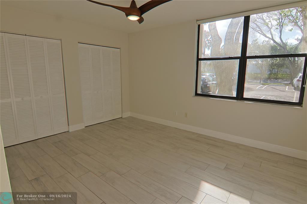 Active With Contract: $249,900 (1 beds, 1 baths, 731 Square Feet)