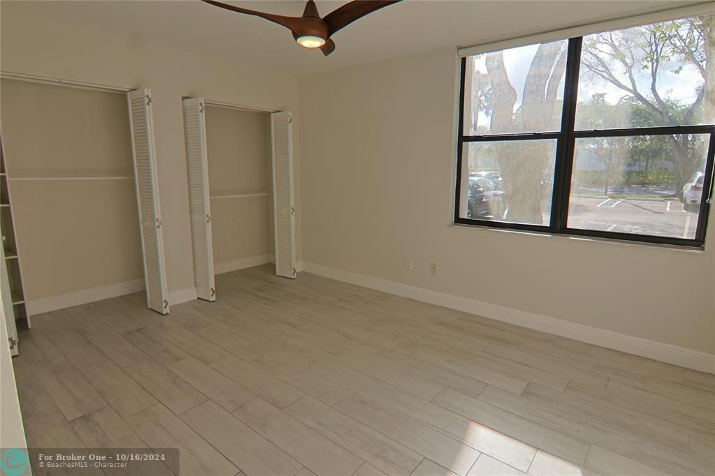 Active With Contract: $249,900 (1 beds, 1 baths, 731 Square Feet)