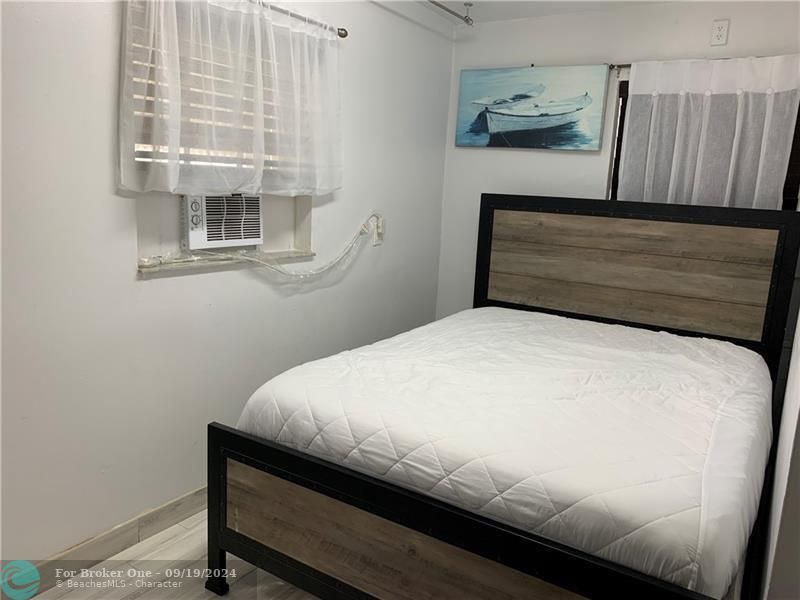 For Sale: $1,850 (1 beds, 1 baths, 1767 Square Feet)