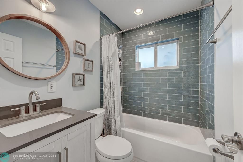 Active With Contract: $3,350 (2 beds, 1 baths, 990 Square Feet)