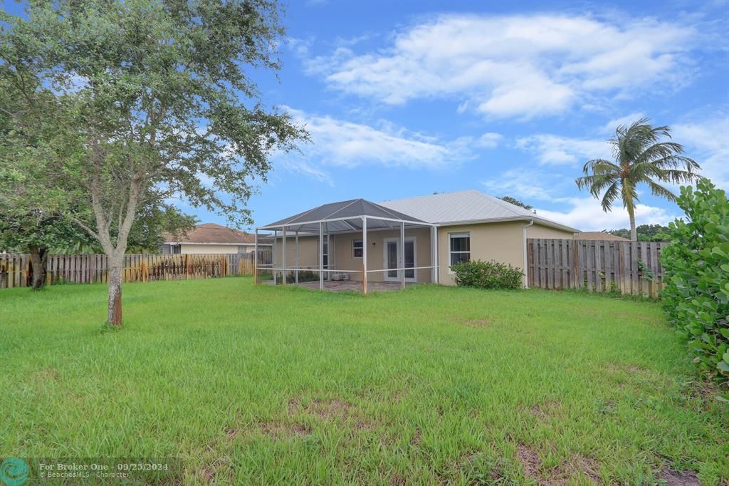 Active With Contract: $379,000 (3 beds, 2 baths, 1220 Square Feet)