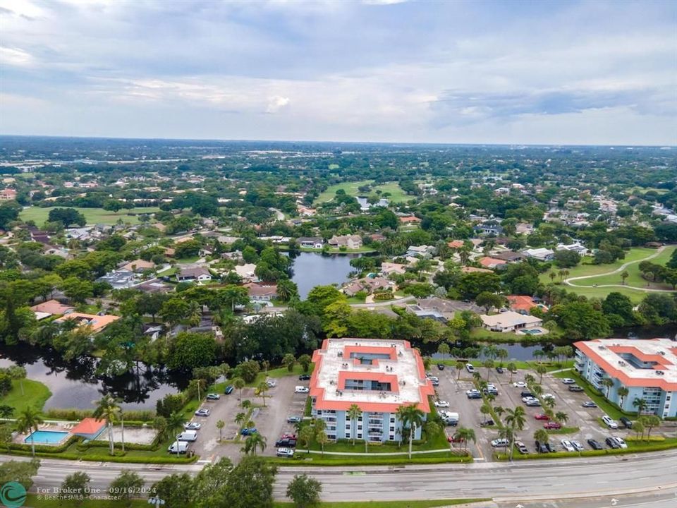 For Sale: $299,000 (2 beds, 2 baths, 1062 Square Feet)