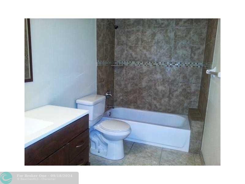 For Rent: $1,850 (2 beds, 2 baths, 1050 Square Feet)