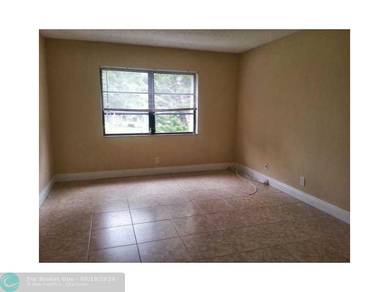 For Rent: $1,850 (2 beds, 2 baths, 1050 Square Feet)