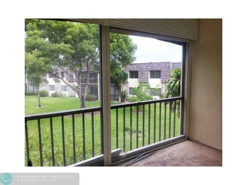 For Rent: $1,850 (2 beds, 2 baths, 1050 Square Feet)