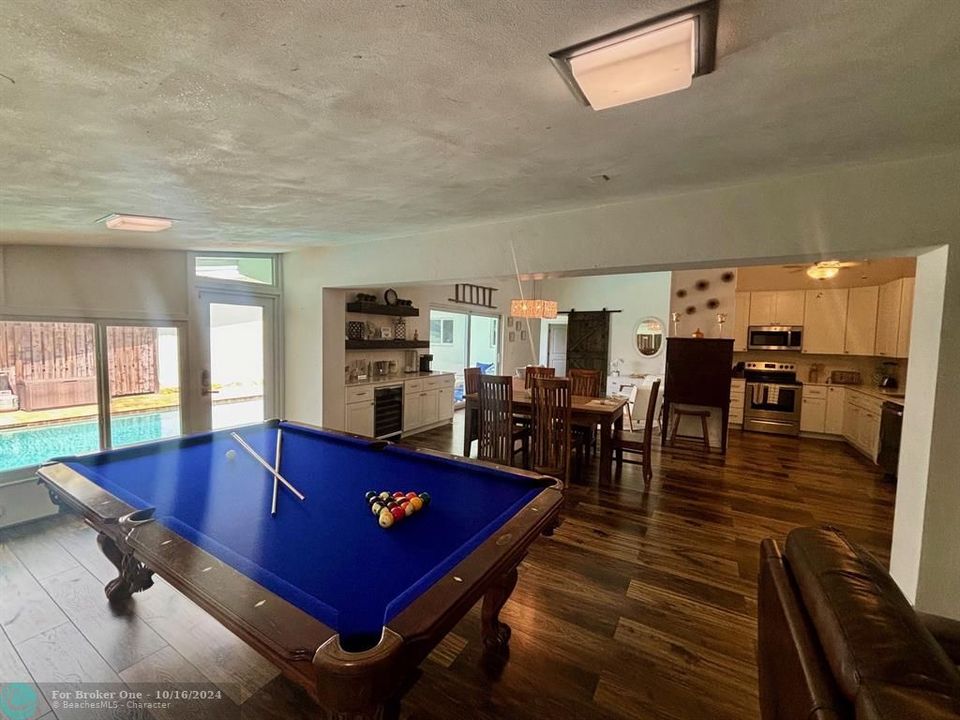 For Sale: $5,500 (3 beds, 2 baths, 2772 Square Feet)