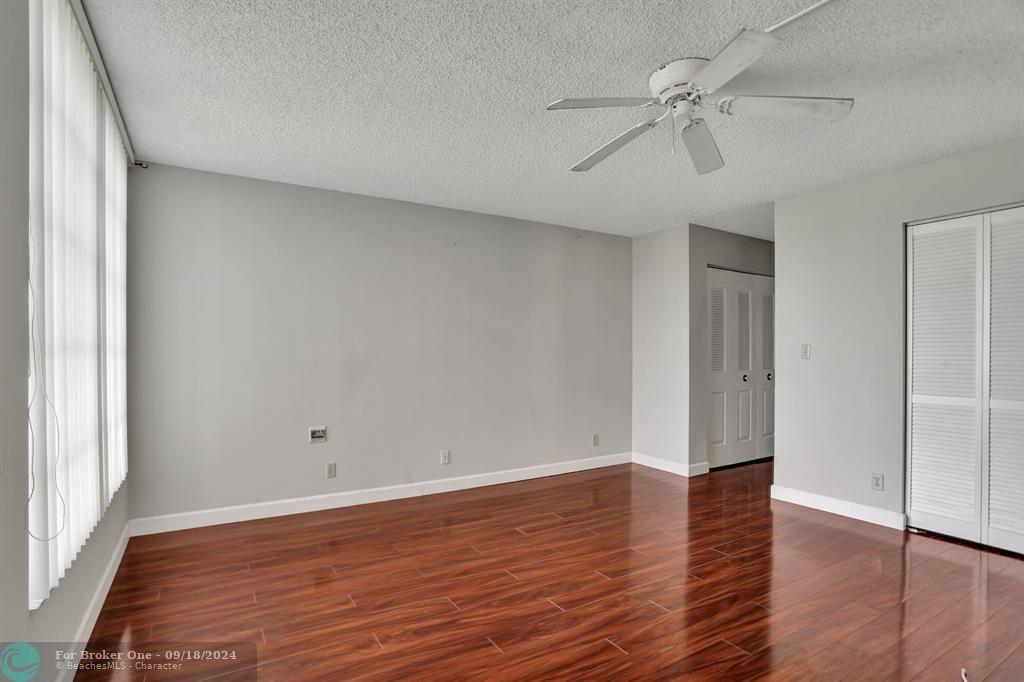 For Rent: $2,250 (2 beds, 2 baths, 1090 Square Feet)