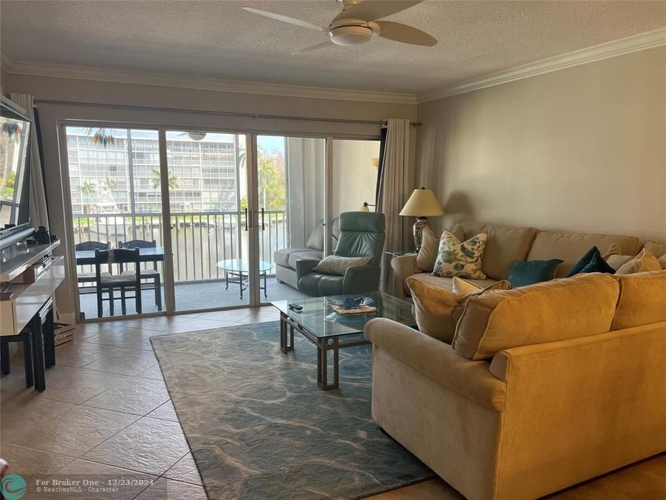 Active With Contract: $4,500 (2 beds, 2 baths, 1268 Square Feet)