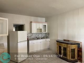 For Sale: $185,000 (0 beds, 1 baths, 320 Square Feet)