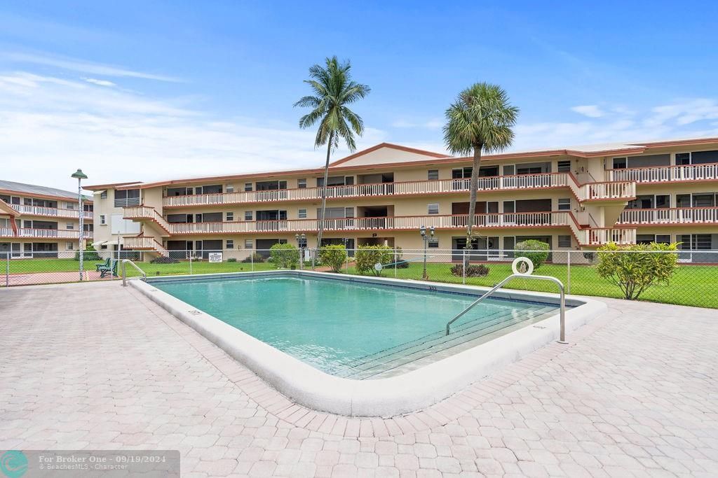 Active With Contract: $123,000 (1 beds, 1 baths, 680 Square Feet)