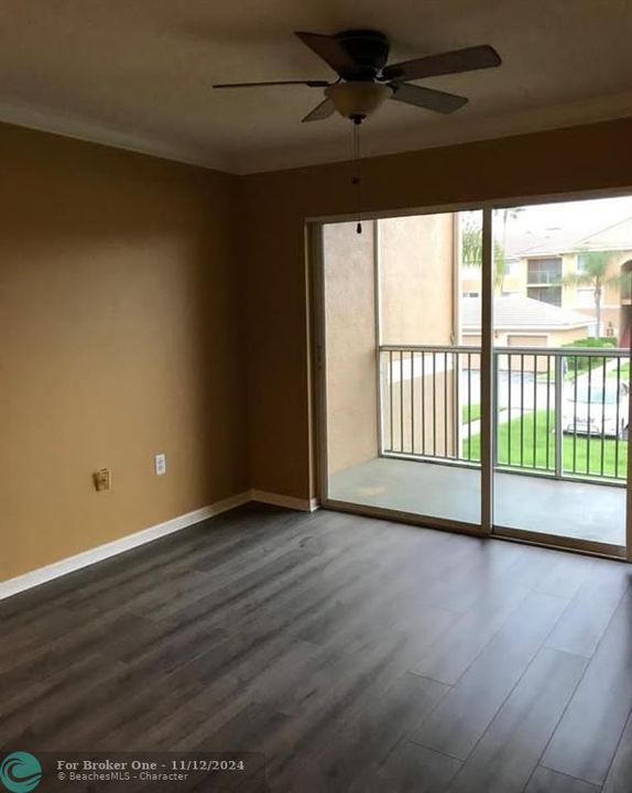 For Rent: $2,350 (3 beds, 2 baths, 1252 Square Feet)