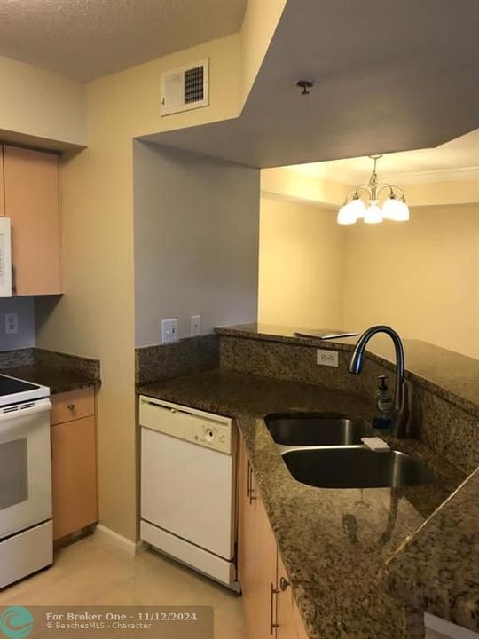 For Rent: $2,350 (3 beds, 2 baths, 1252 Square Feet)