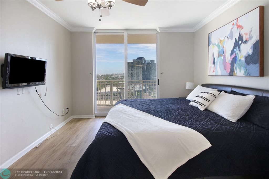 Active With Contract: $3,350 (2 beds, 2 baths, 1246 Square Feet)