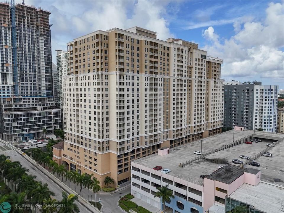 Active With Contract: $3,350 (2 beds, 2 baths, 1246 Square Feet)