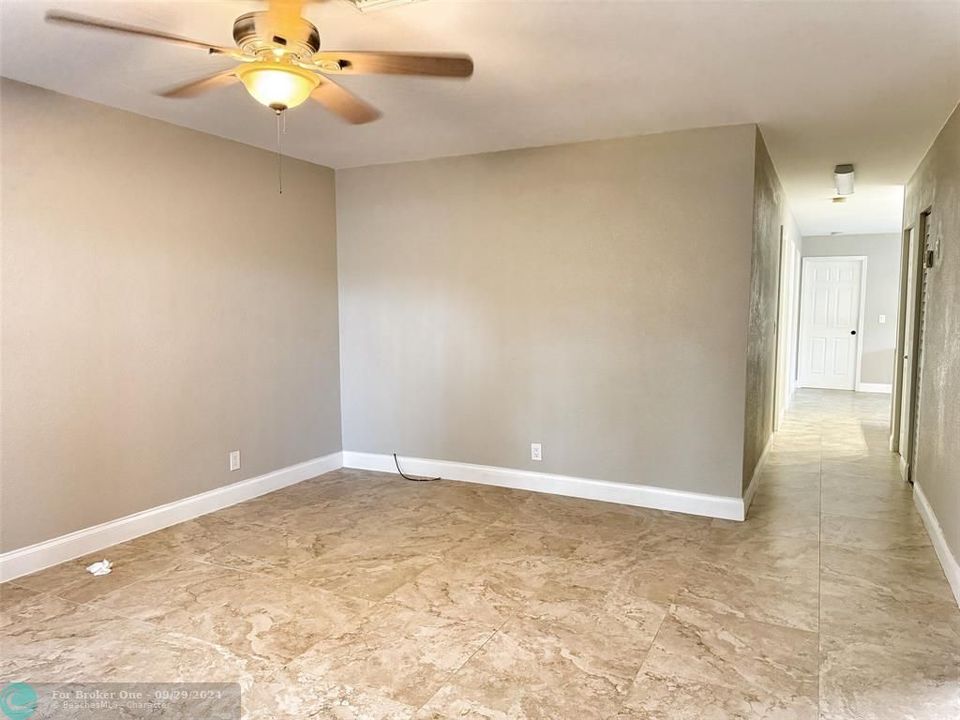 Active With Contract: $3,070 (3 beds, 2 baths, 1216 Square Feet)