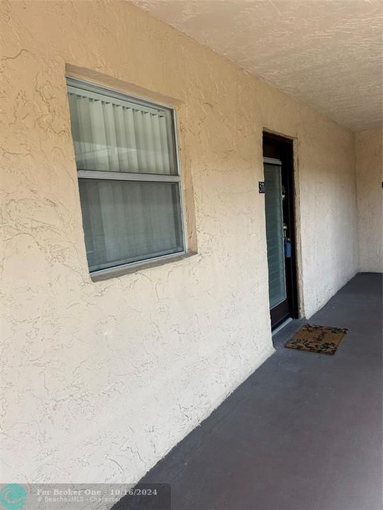 For Rent: $1,400 (1 beds, 1 baths, 835 Square Feet)