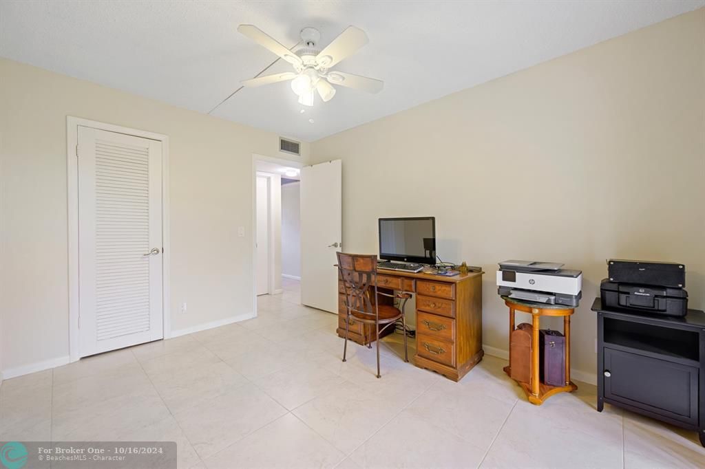 Active With Contract: $169,000 (2 beds, 2 baths, 820 Square Feet)