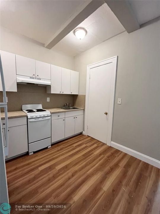 For Rent: $1,650 (0 beds, 1 baths, 400 Square Feet)