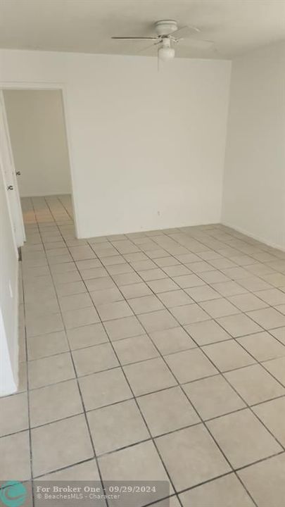 For Sale: $1,600 (1 beds, 1 baths, 3120 Square Feet)