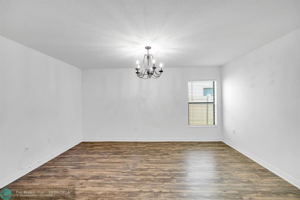 For Sale: $320,000 (4 beds, 2 baths, 1863 Square Feet)