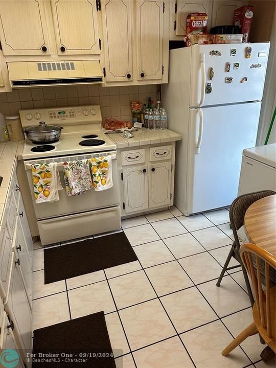 Active With Contract: $75,000 (1 beds, 1 baths, 730 Square Feet)