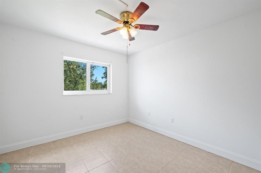 Active With Contract: $442,500 (3 beds, 2 baths, 1550 Square Feet)