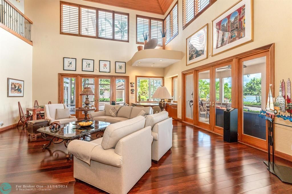 For Sale: $7,495,000 (5 beds, 6 baths, 7676 Square Feet)