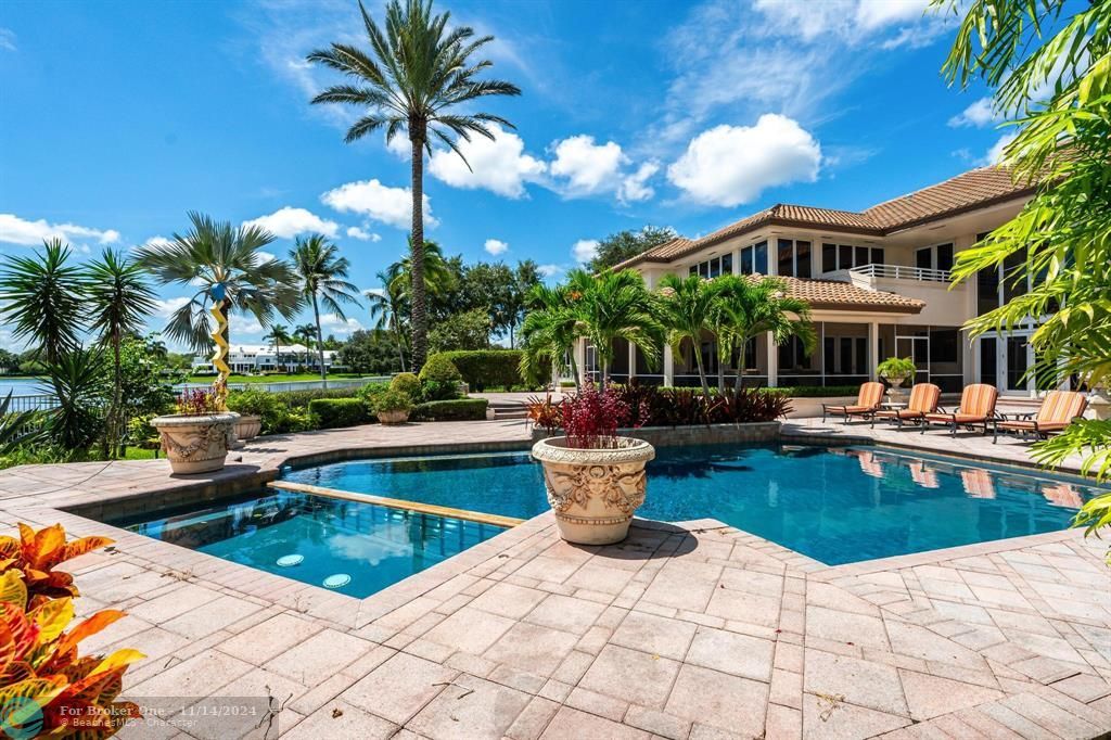 For Sale: $7,495,000 (5 beds, 6 baths, 7676 Square Feet)