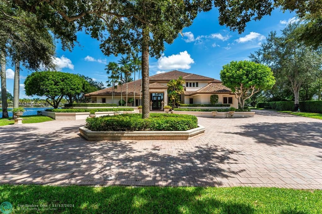 For Sale: $7,495,000 (5 beds, 6 baths, 7676 Square Feet)