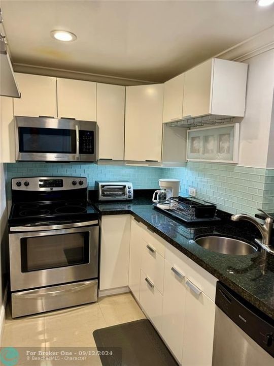 For Rent: $1,850 (1 beds, 1 baths, 650 Square Feet)