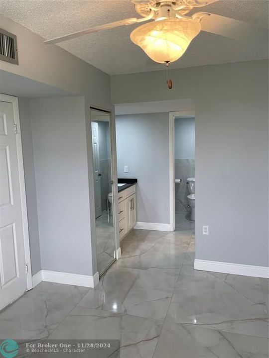 Active With Contract: $2,500 (2 beds, 2 baths, 1385 Square Feet)