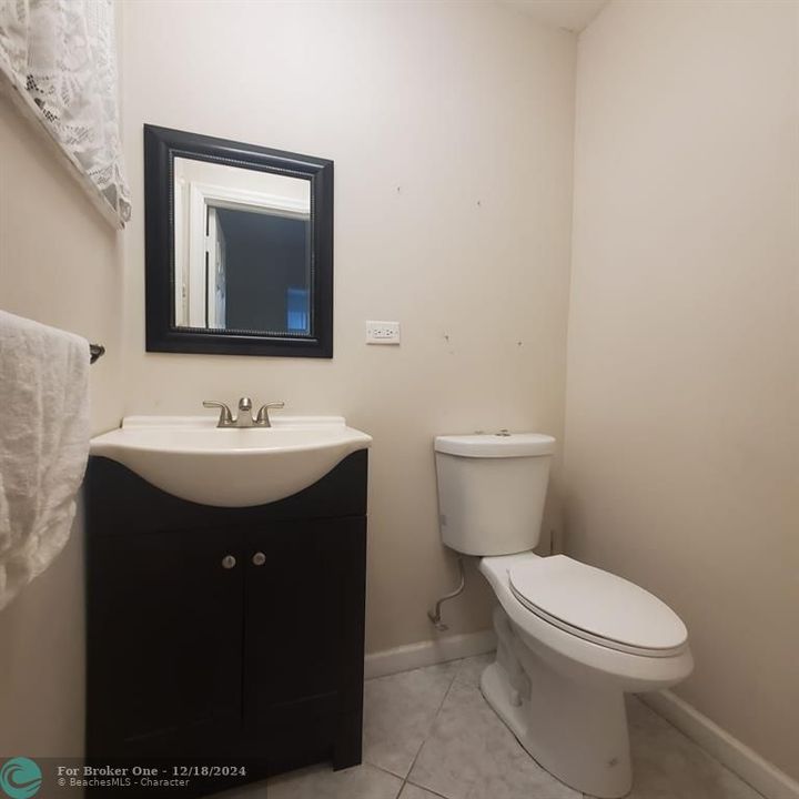 For Sale: $99,900 (1 beds, 1 baths, 850 Square Feet)