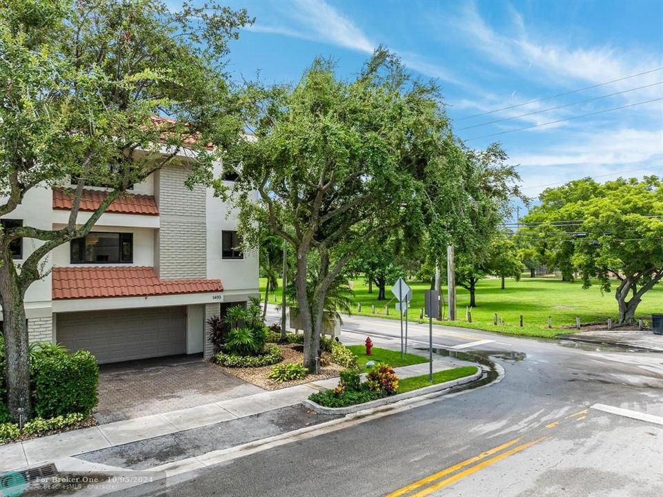 Active With Contract: $689,000 (3 beds, 2 baths, 1957 Square Feet)