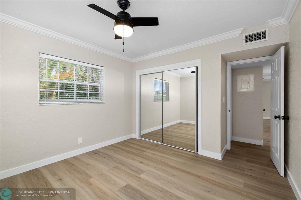 Active With Contract: $1,895 (2 beds, 1 baths, 3780 Square Feet)