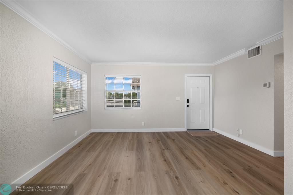 Active With Contract: $1,895 (2 beds, 1 baths, 3780 Square Feet)