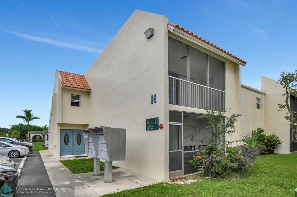 Active With Contract: $179,000 (1 beds, 1 baths, 800 Square Feet)