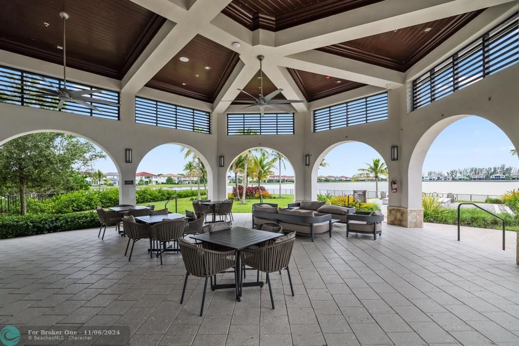 For Sale: $1,749,000 (5 beds, 5 baths, 4255 Square Feet)