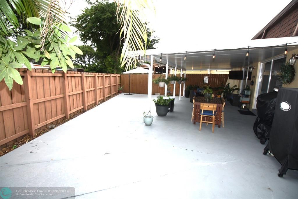 For Sale: $514,900 (3 beds, 2 baths, 1386 Square Feet)