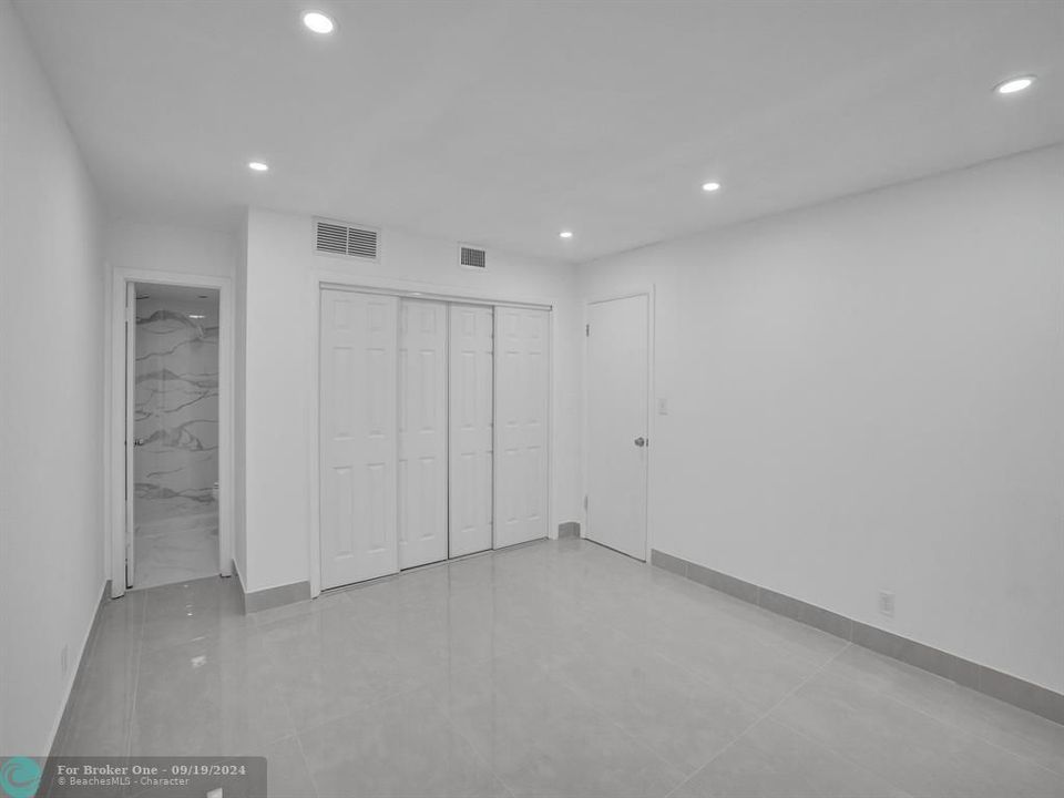 En Venta: $305,000 (2 camas, 2 baños, 1127 Pies cuadrados)