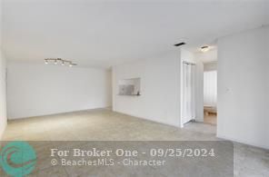 Active With Contract: $1,850 (2 beds, 2 baths, 890 Square Feet)